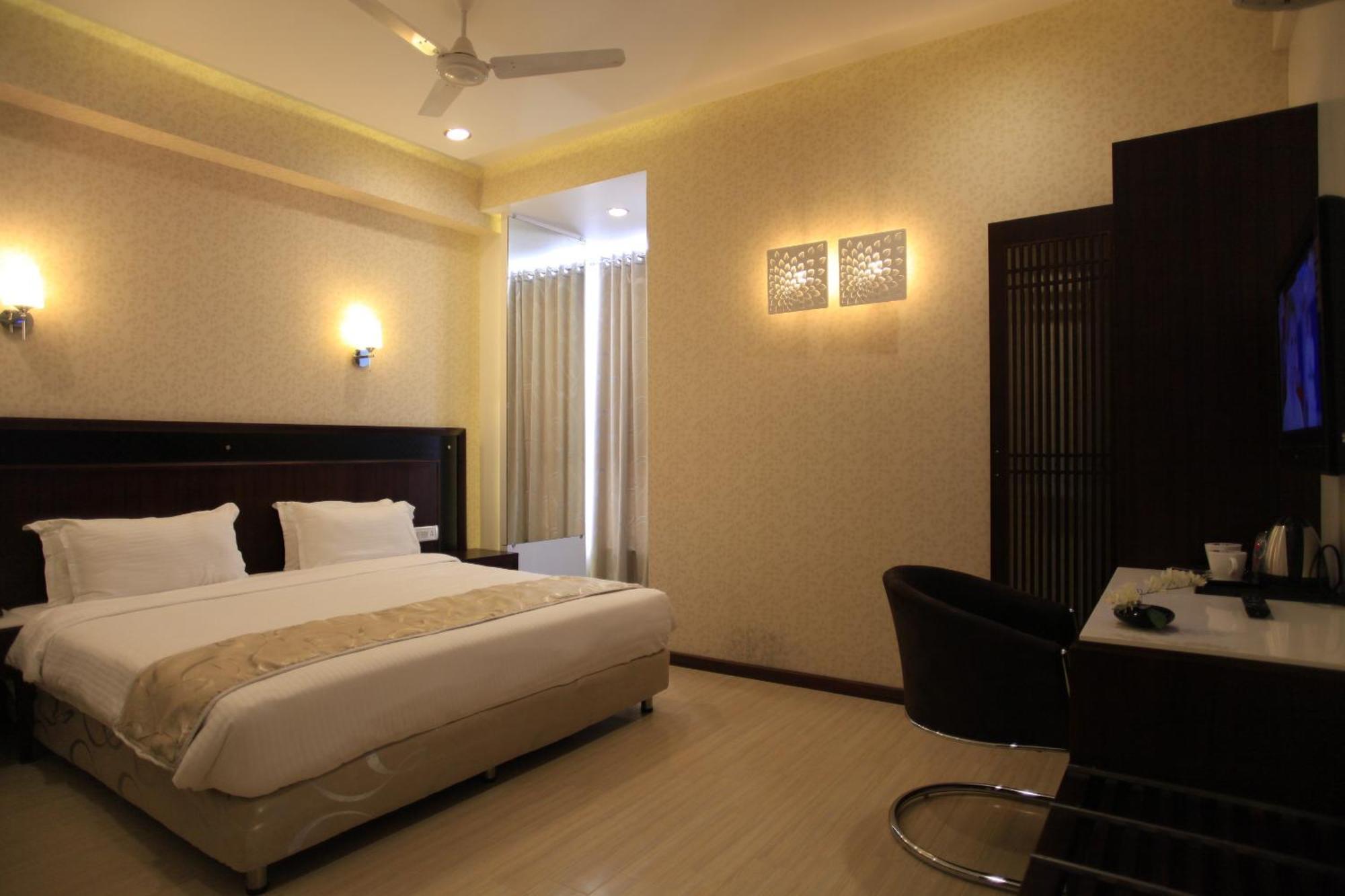 Hotel Sai Mahal Shirdi Exterior photo